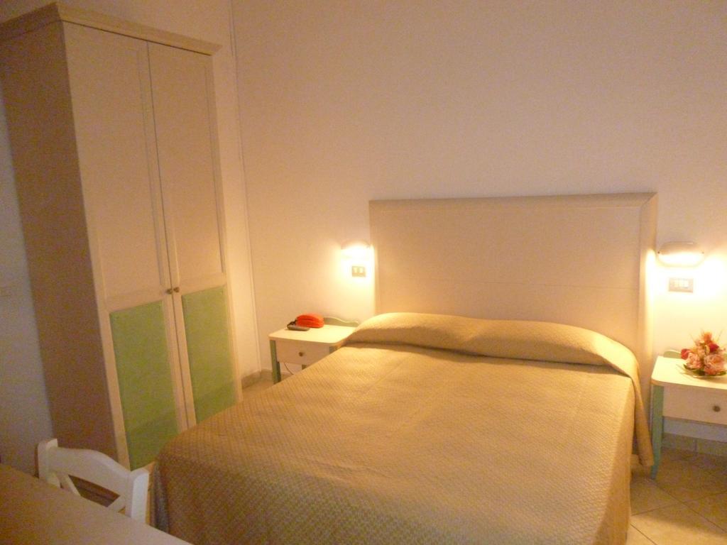 Hotel Basilea Μπελάρια-Ιτζέα Μαρίνα Εξωτερικό φωτογραφία
