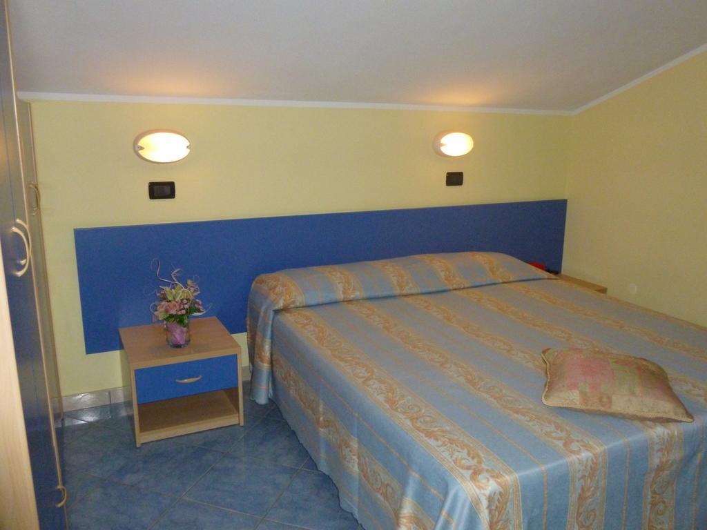 Hotel Basilea Μπελάρια-Ιτζέα Μαρίνα Εξωτερικό φωτογραφία