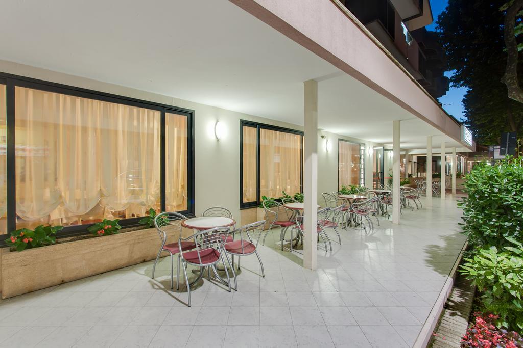 Hotel Basilea Μπελάρια-Ιτζέα Μαρίνα Εξωτερικό φωτογραφία