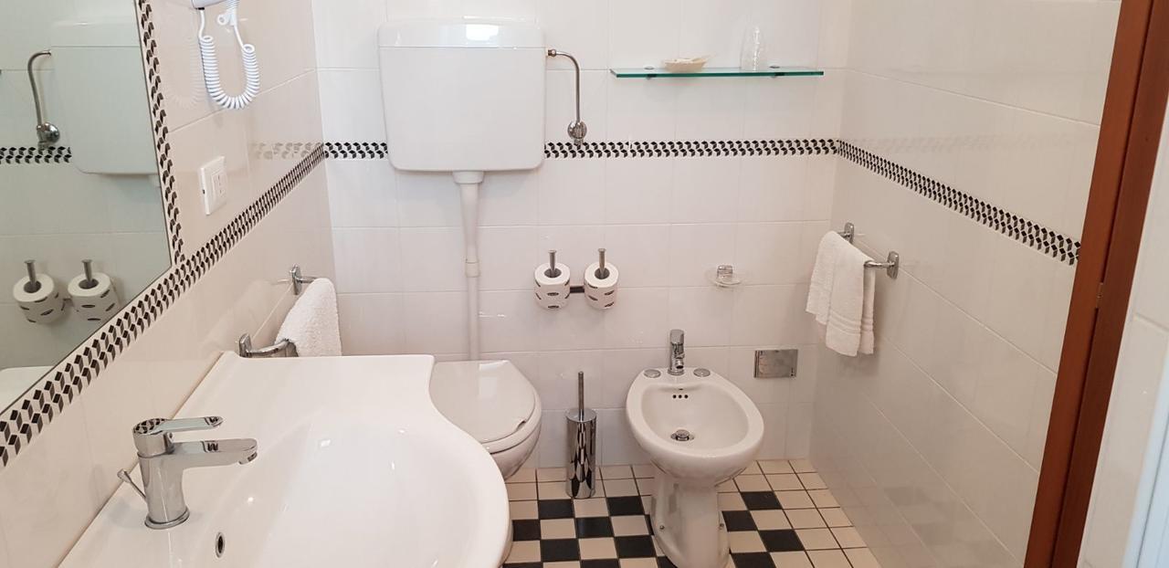 Hotel Basilea Μπελάρια-Ιτζέα Μαρίνα Εξωτερικό φωτογραφία